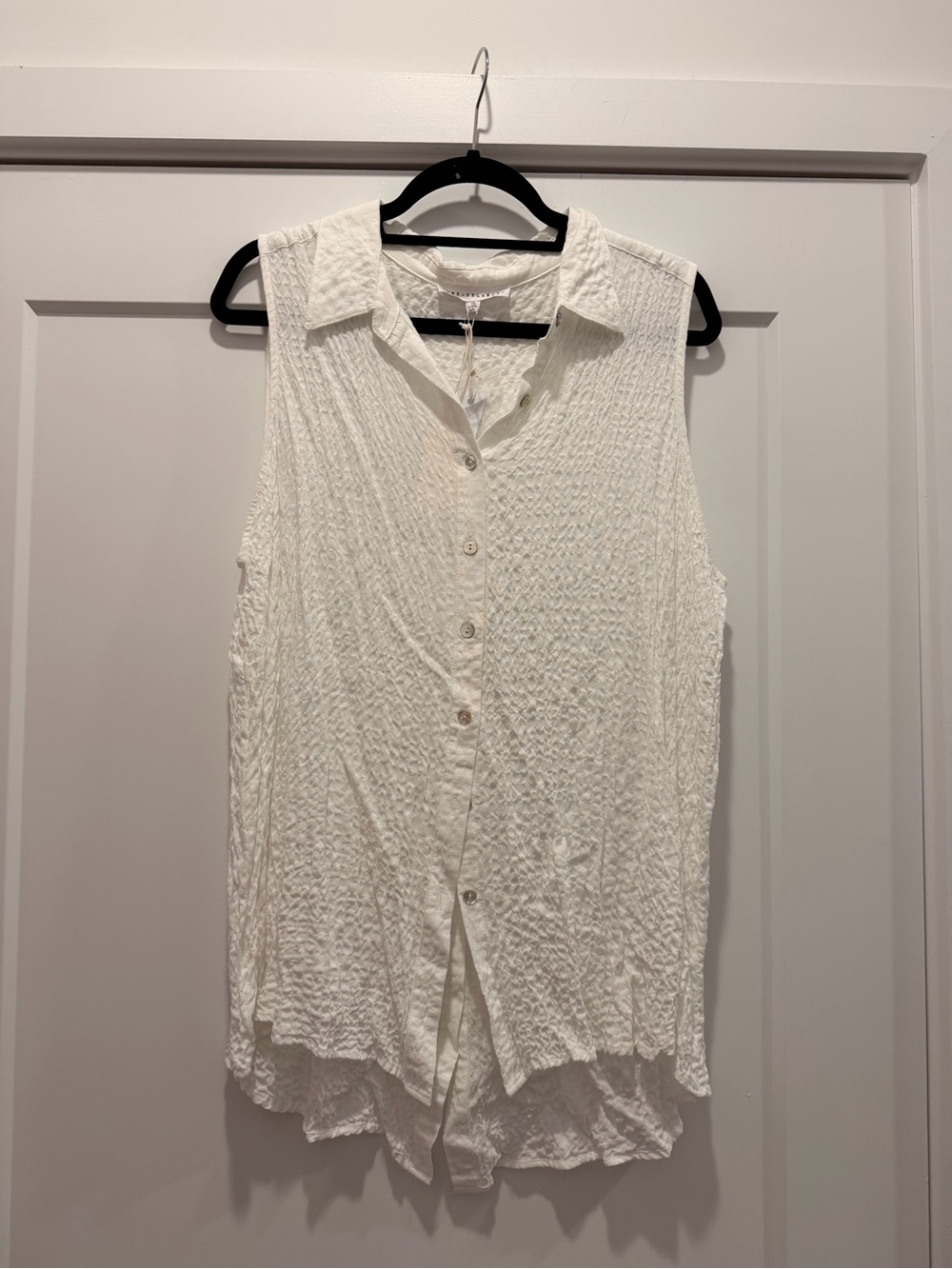 Jane and Delancey White Sleeveless Button-Front Collared Top